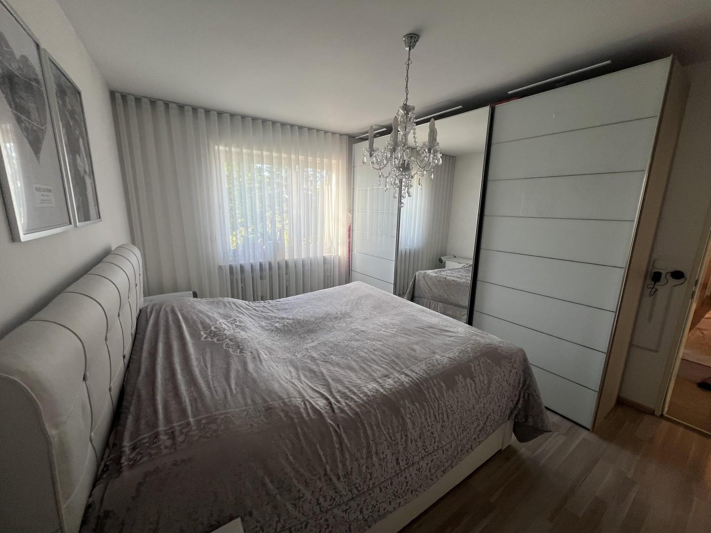 Schlafzimmer Eltern