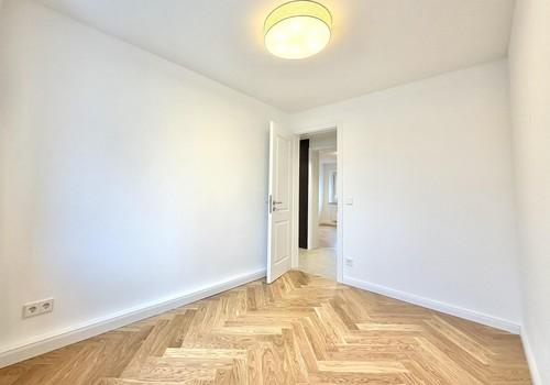 Büro / Kind