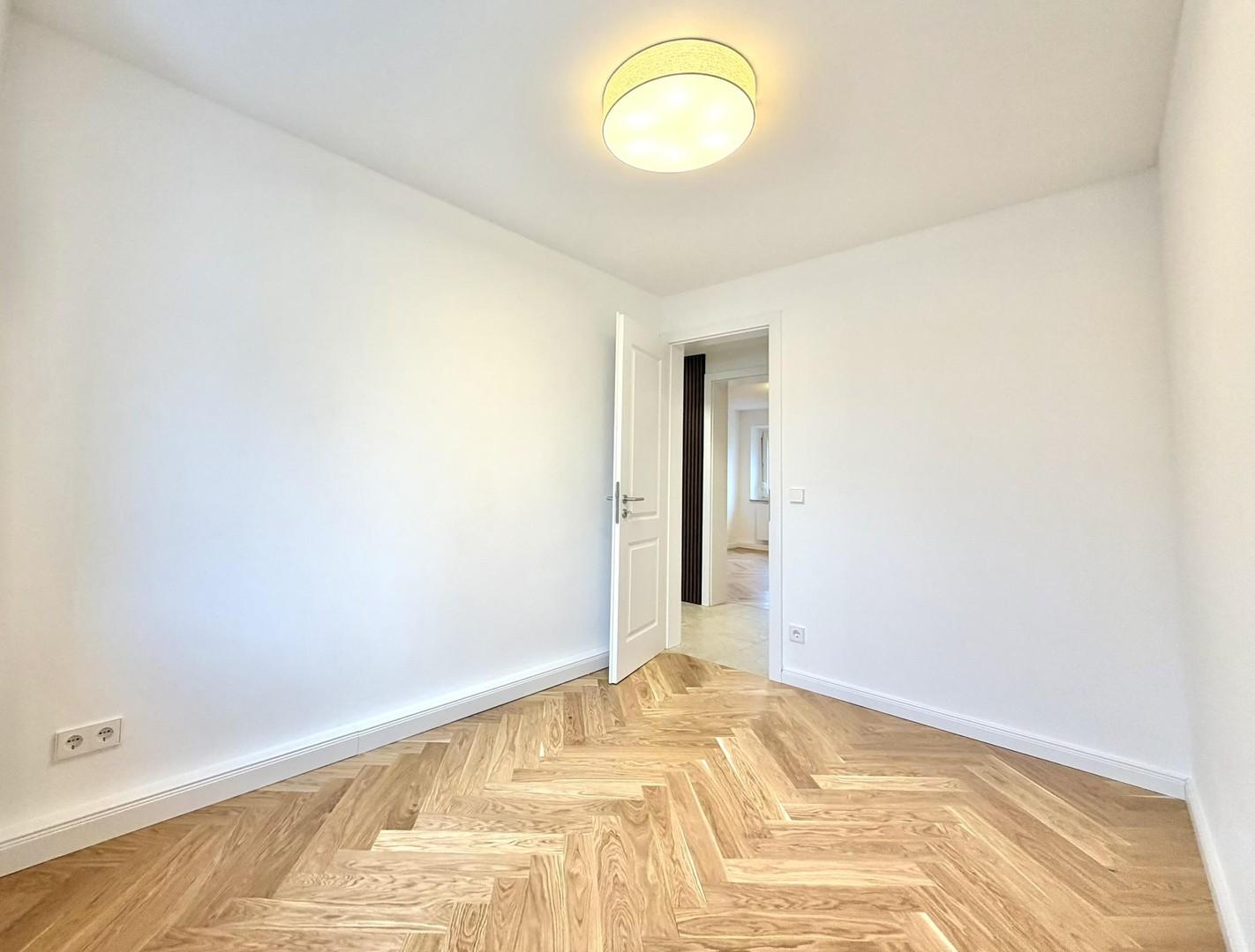 Büro / Kind