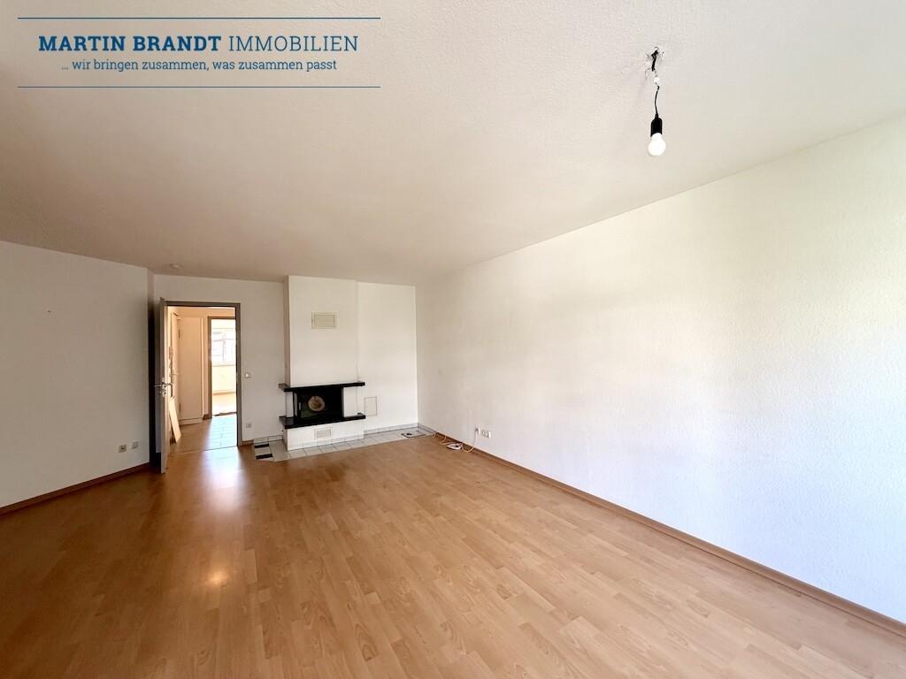 Wohnzimmer mit Kamin