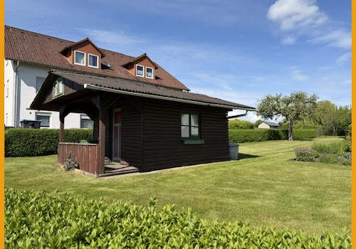 Garten mit Gartenhaus