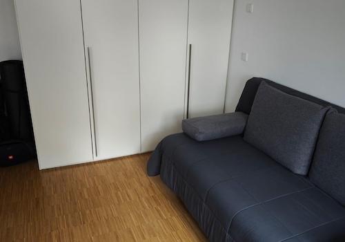 Kleiderschrank