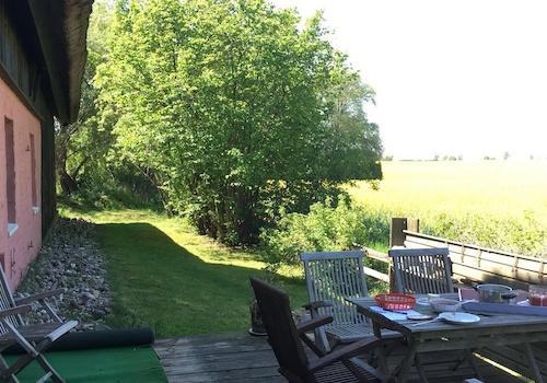 Nordwestseite mit Terrasse