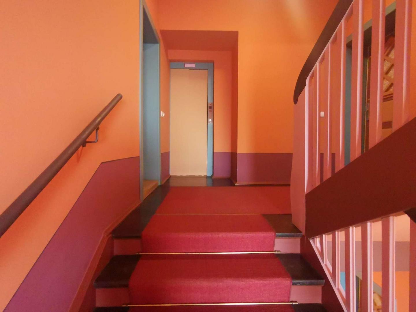 Hausflur mit Aufzug
