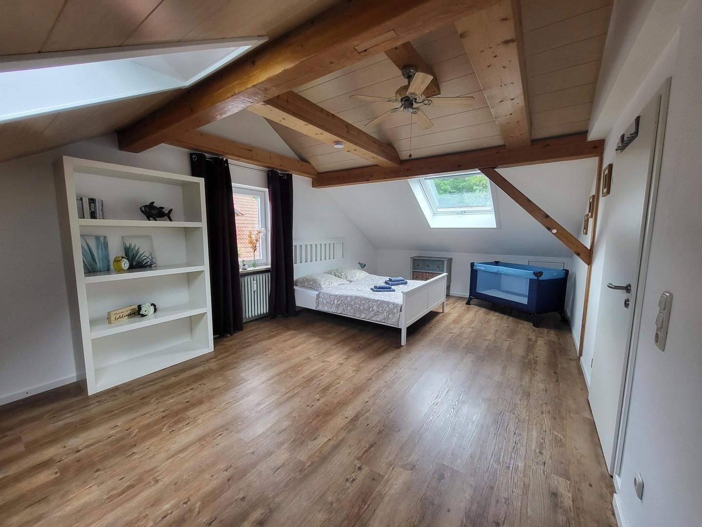 Schlafzimmer 1