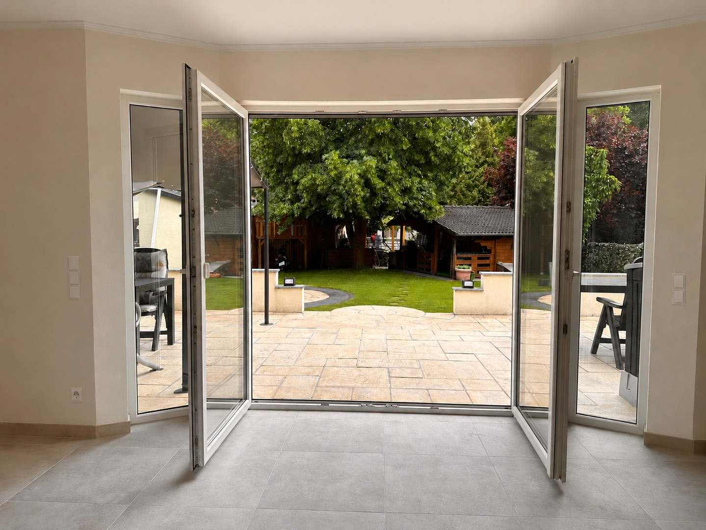 Terrasse mit Gartenblick