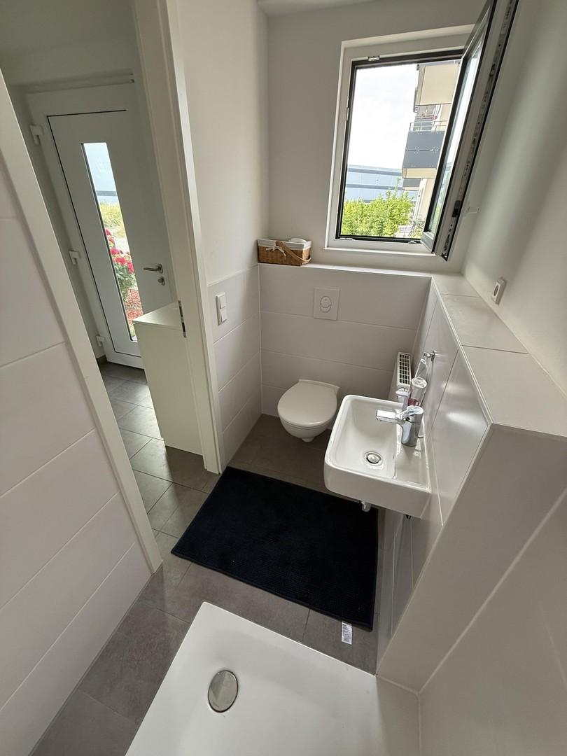 EG Badezimmer mit Dusche