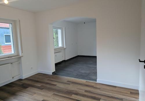 Wohnzimmer (Blick aus Küche)