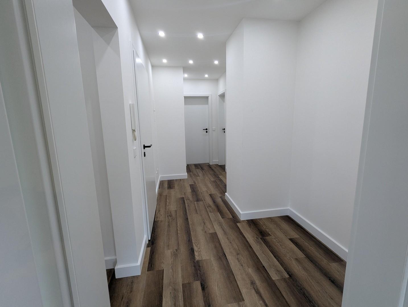 Flur (Blick aus Wohnzimmer)