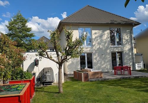 Gartensicht mit Terrasse