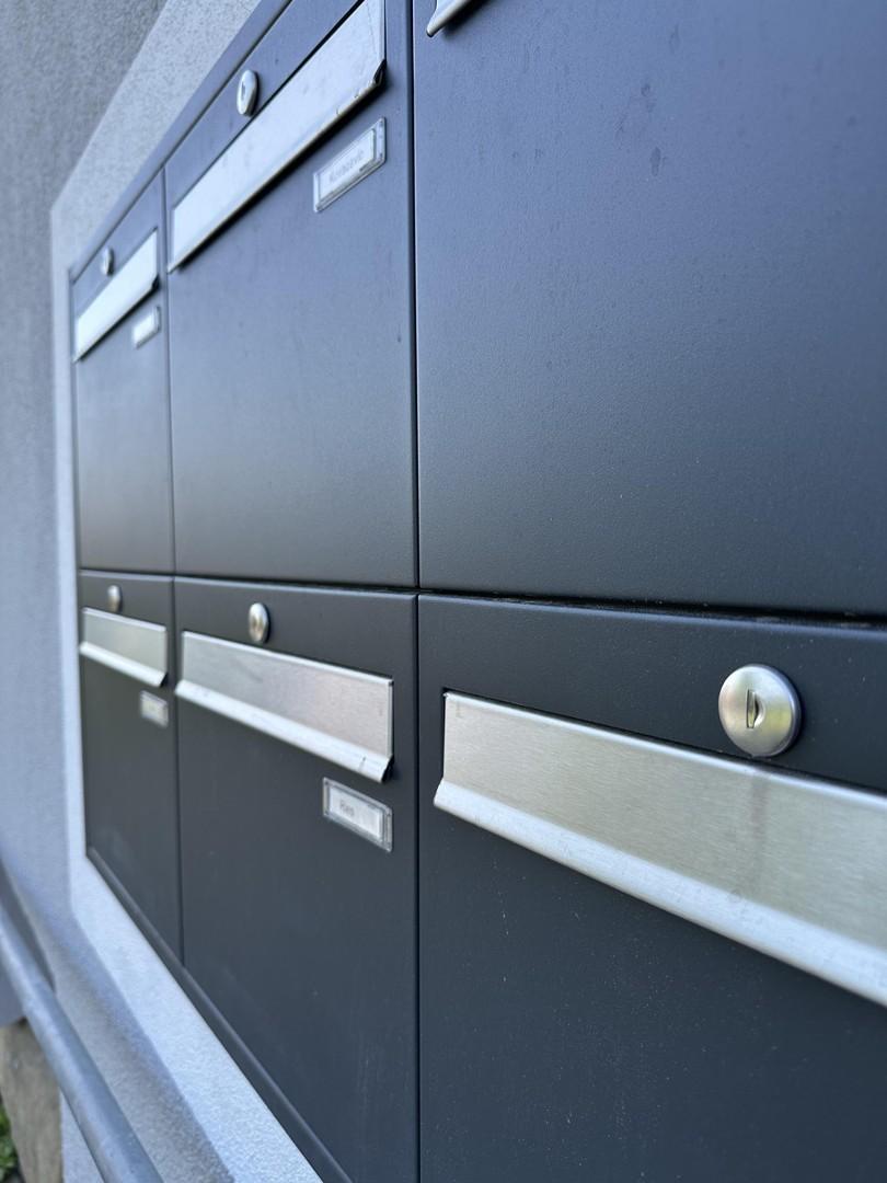 Neue Briefkastenanlage