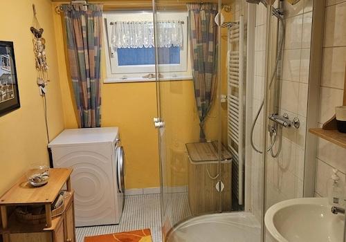 Dusche im Keller