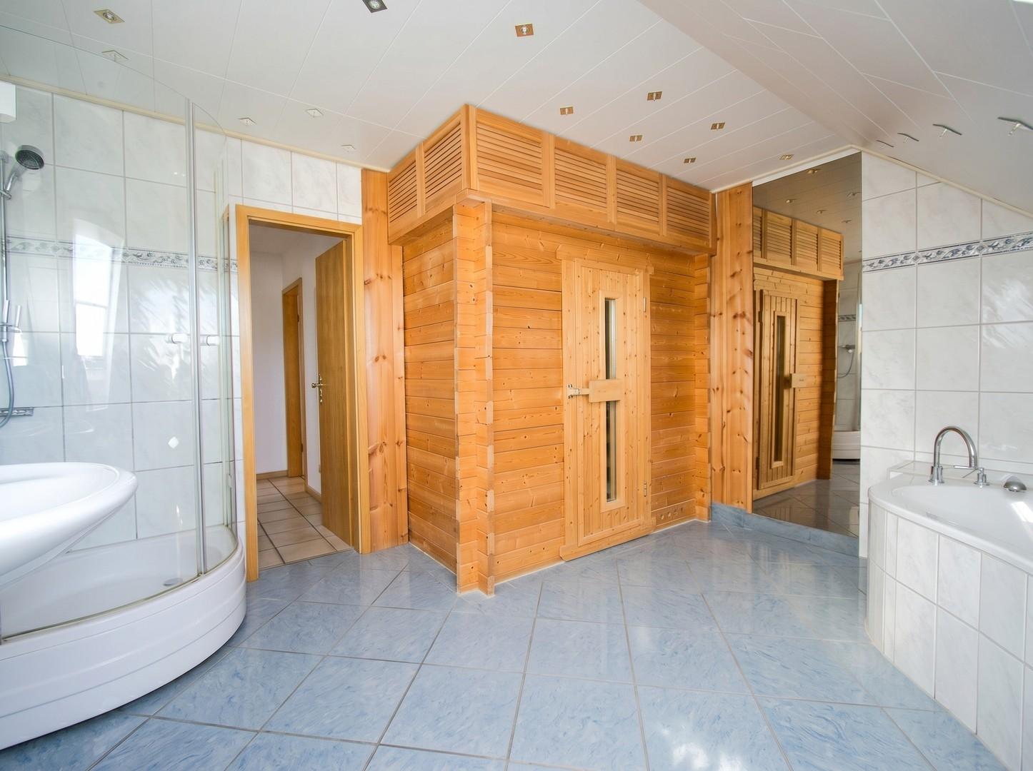Badezimmer mit Sauna