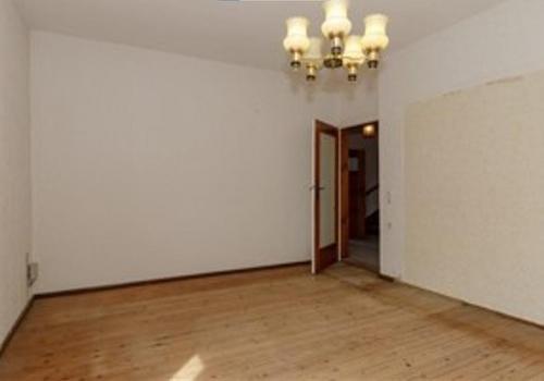 Zimmer 1 b