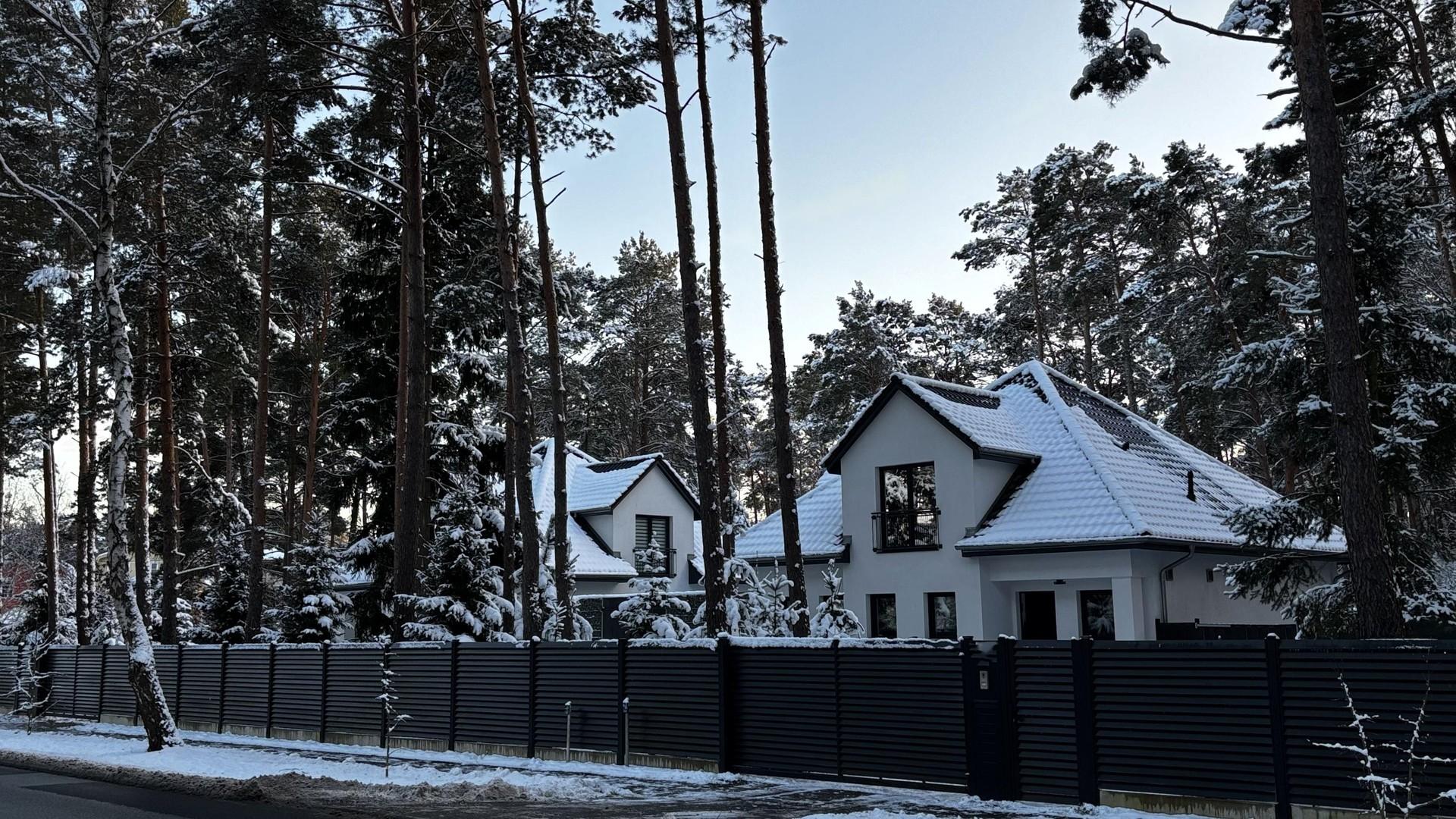 Blick auf beide Häuser