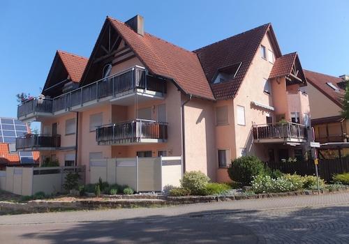 Straßenansicht Gebäude