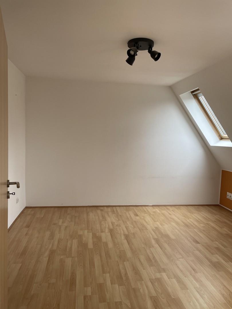 Zimmer groß  unten 