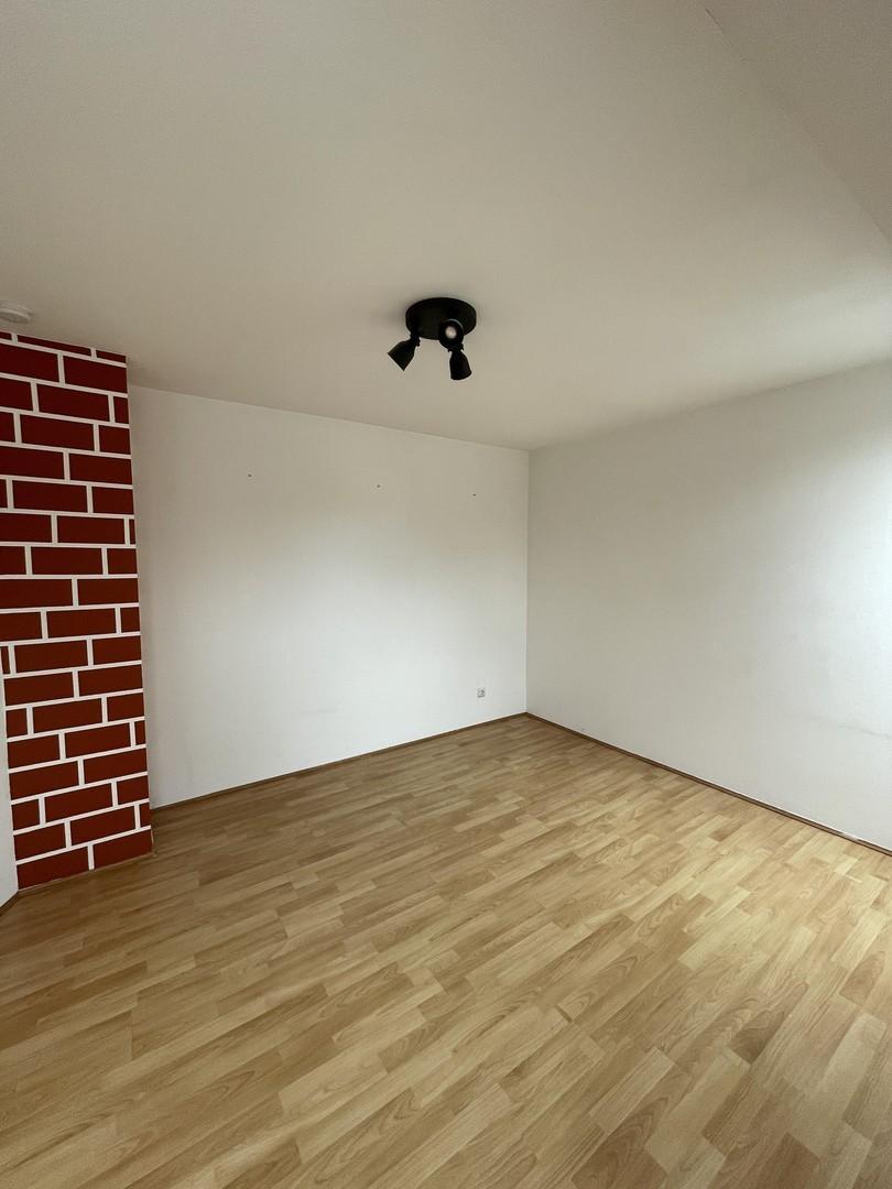 Zimmer groß  unten 