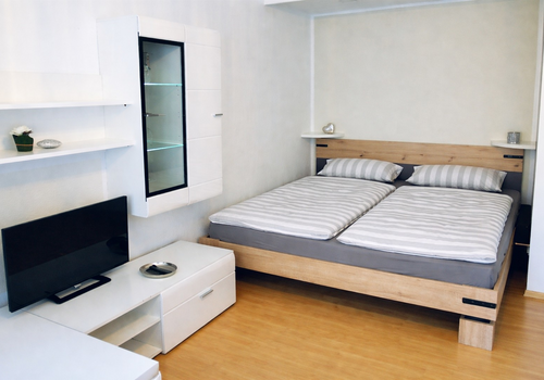 Schlafbereich mit neuem Bett