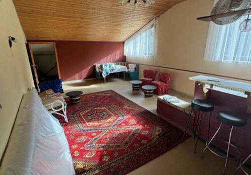 53 Barraum mit Wandspeicher