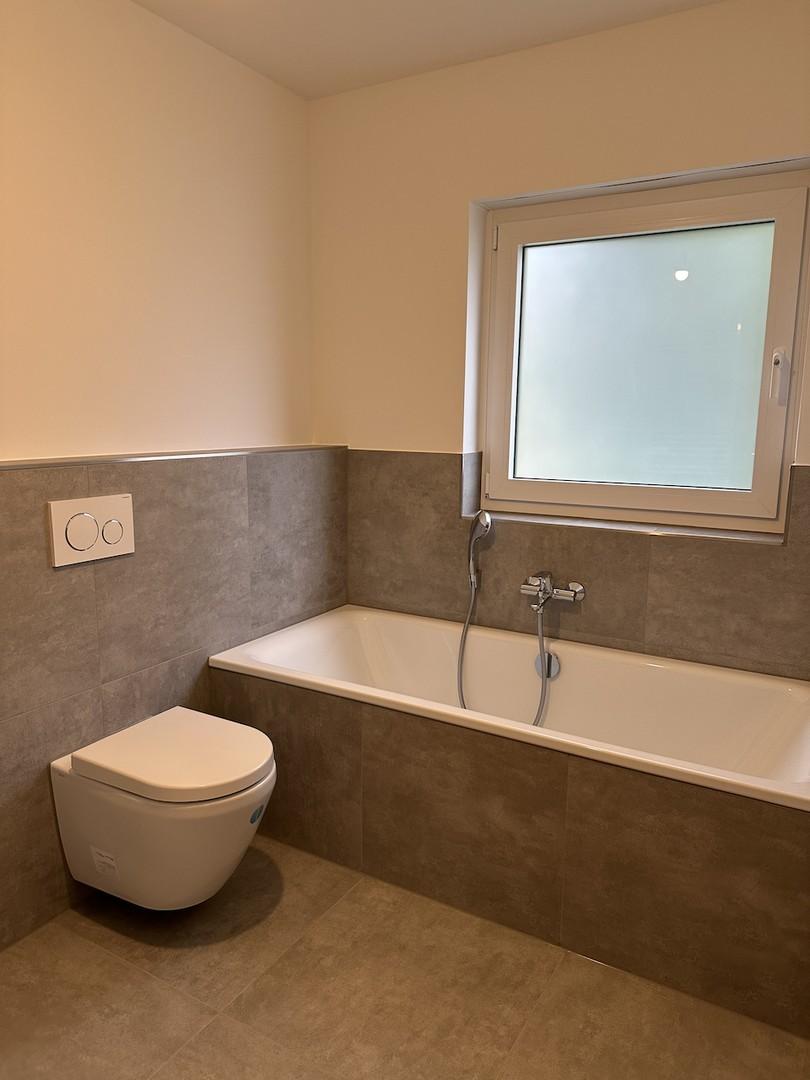Badezimmer mit Wanne (OG)