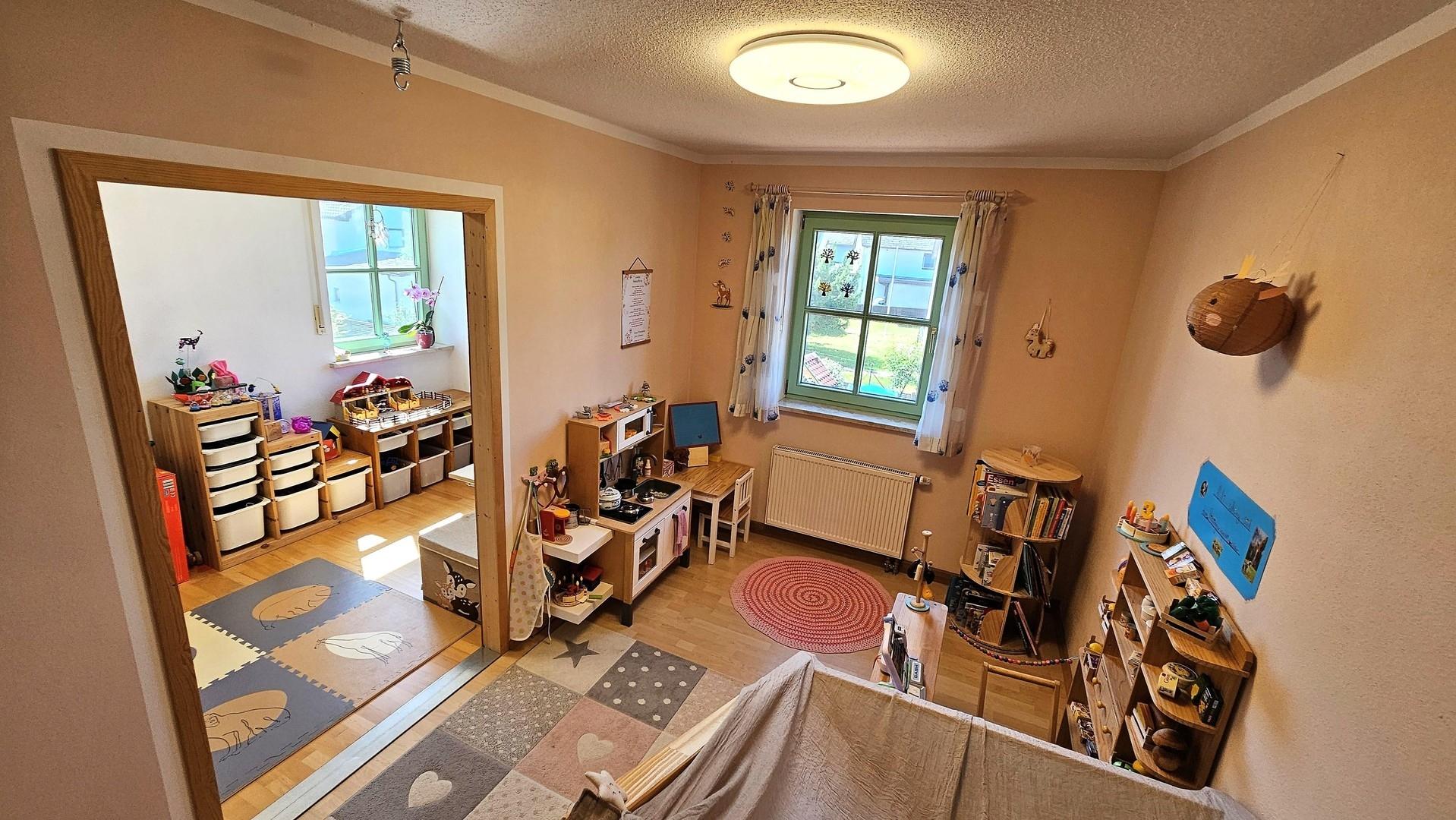 Kinderzimmer verbunden