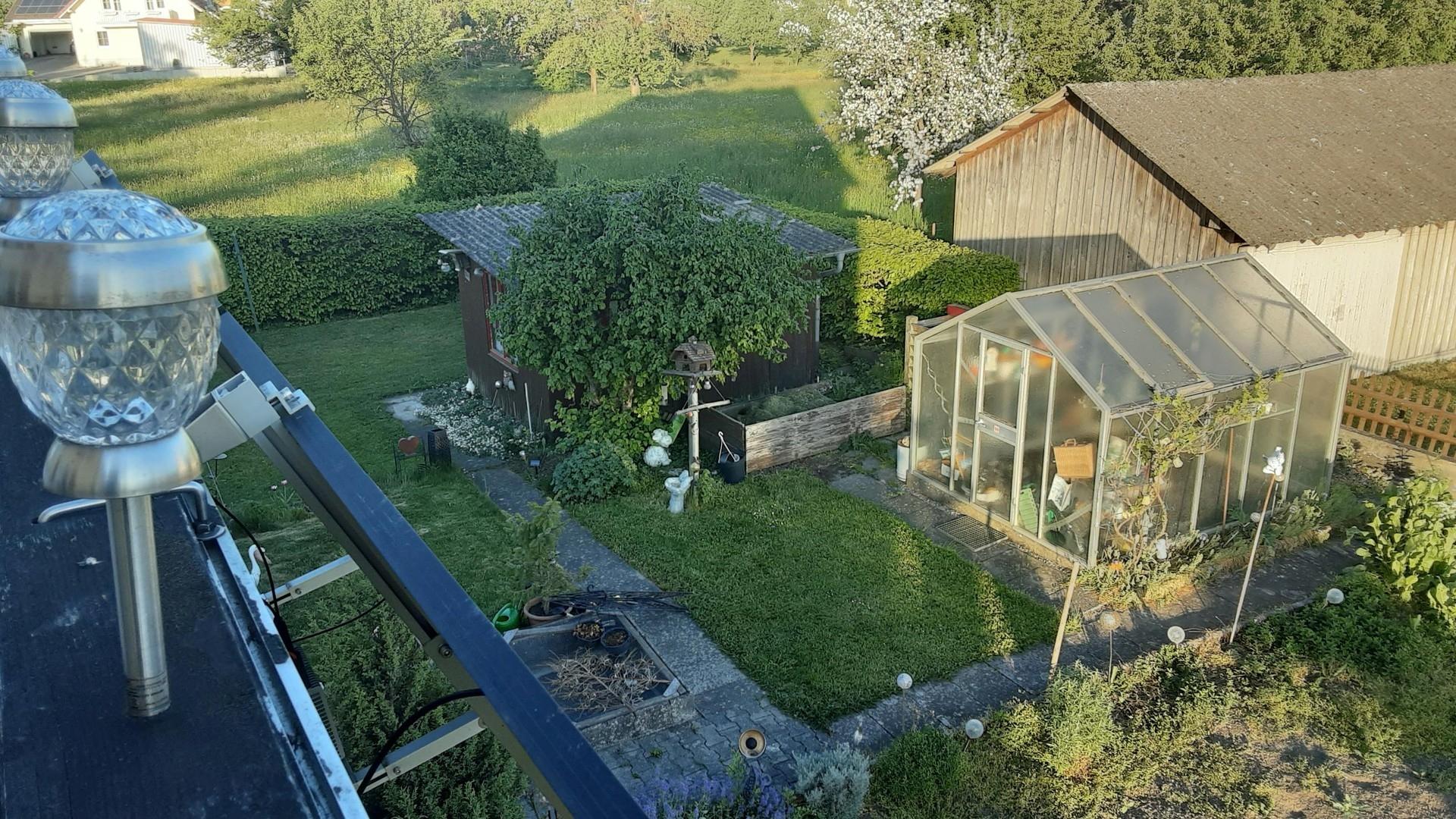 Grundstück rechts+Gewächshaus