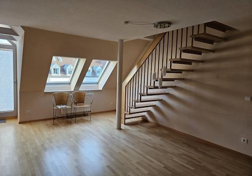 Wohnzimmer 1. DG mit Treppe