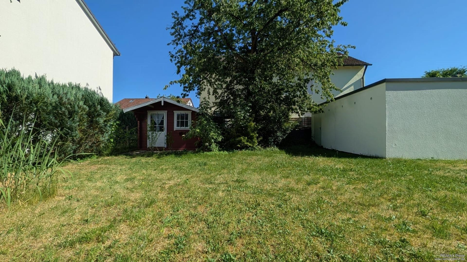 Garten mit Gartenhäuschen
