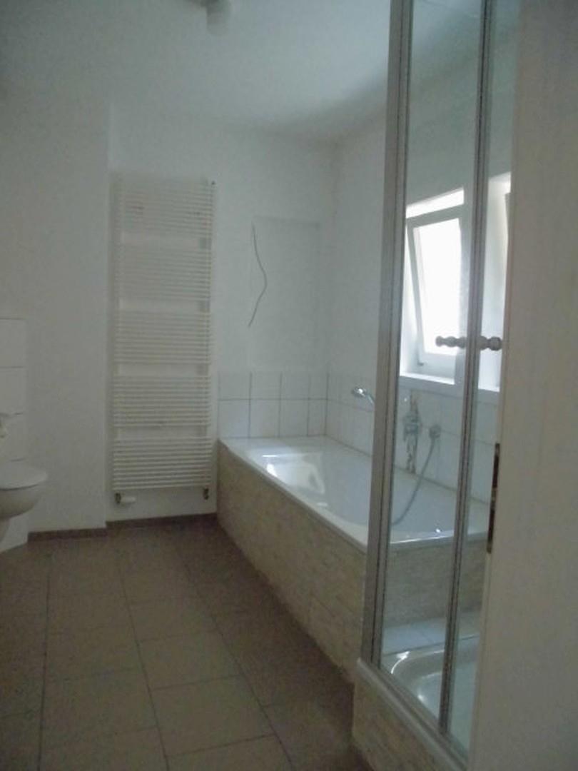 Bad 1. OG Wanne