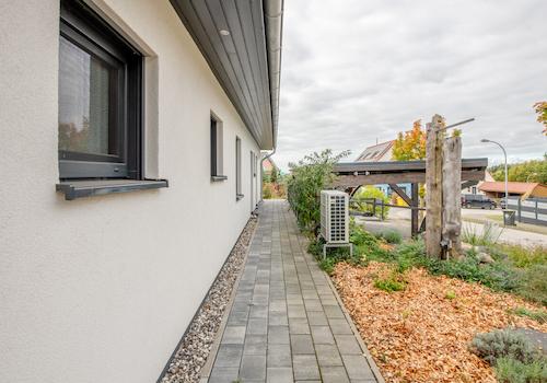 Haupthaus -->