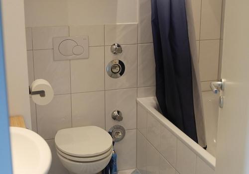 Bad mit Badewanne