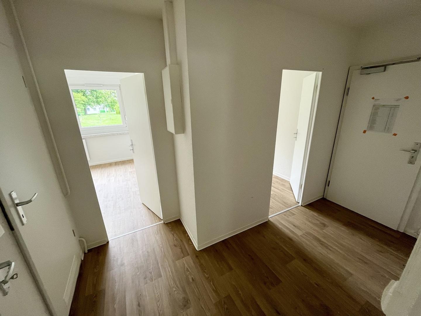 Flur - Blick zum Schlafzimmer/Kinderzimmer