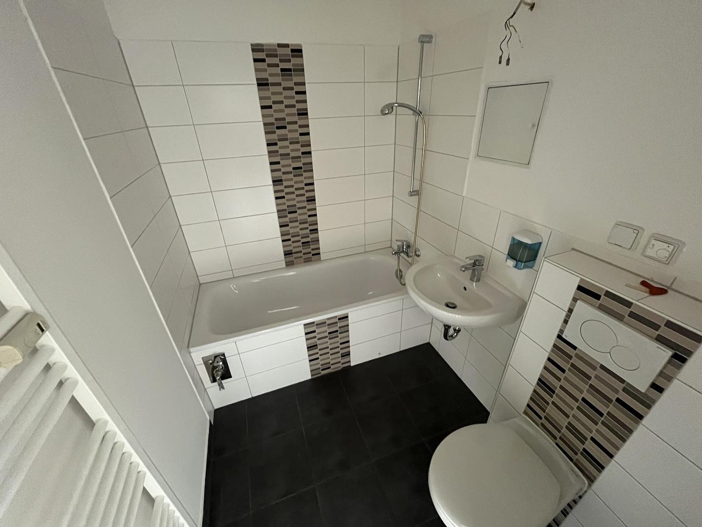 Badezimmer mit Wanne