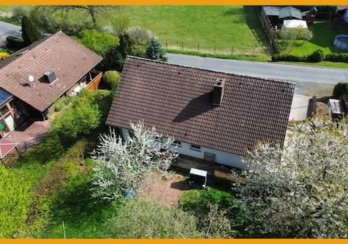 Hintere Ansicht des Hauses m. Garten
