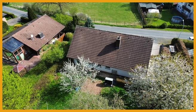 Hintere Ansicht des Hauses m. Garten