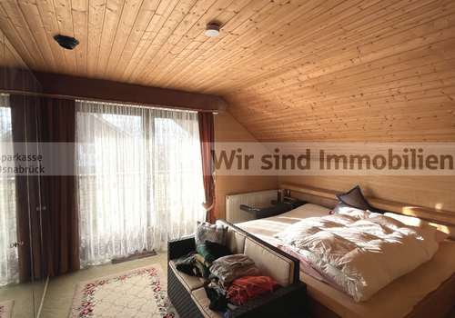 Schlafzimmer (DG)