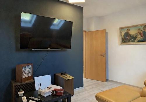 Altbau DG Zimmer 1_