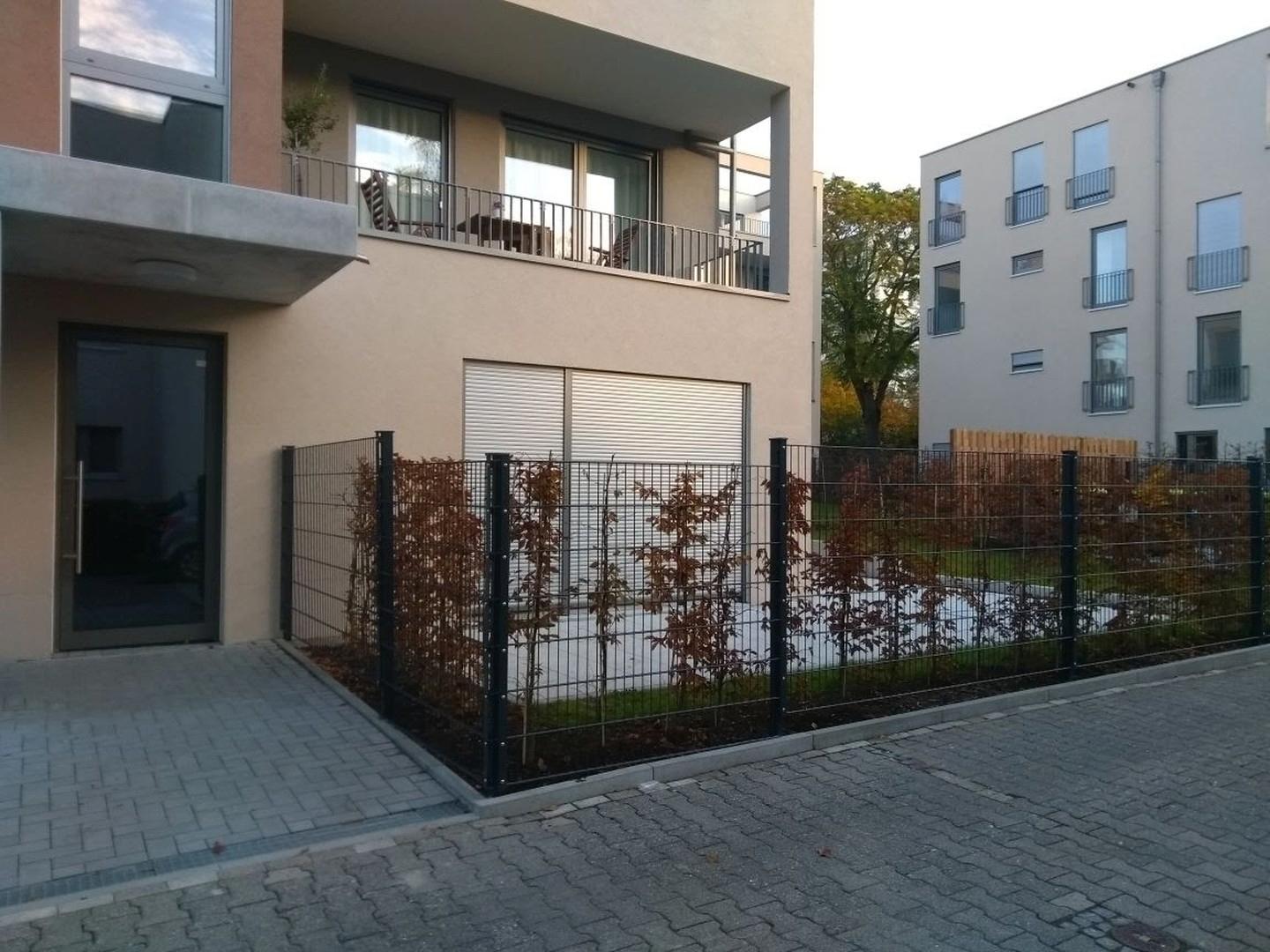 Garten mit Zaun