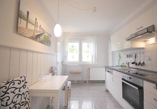 Moderne Einbauküche EG mit Terrassenzugang