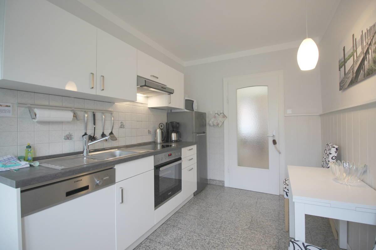 Moderne Einbauküche EG-Wohnung