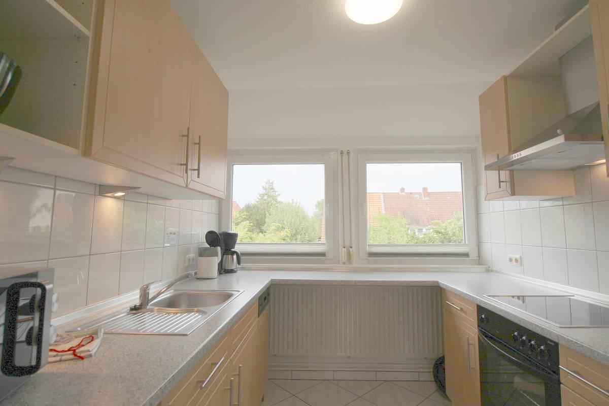 Einbauküche o. mögliches Ki.zimmer bzw. Büro DG-Wohnung