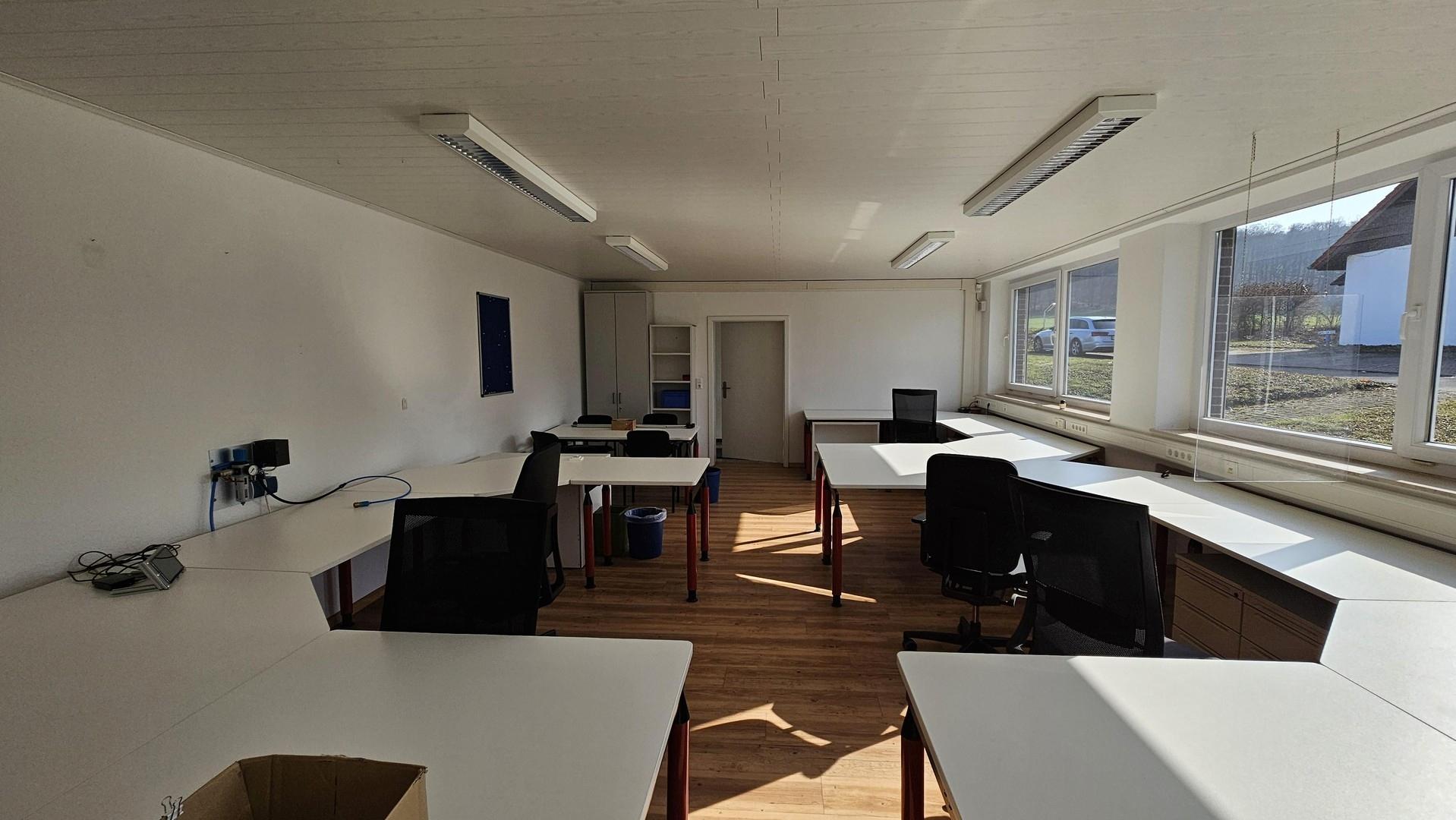 Büro EG