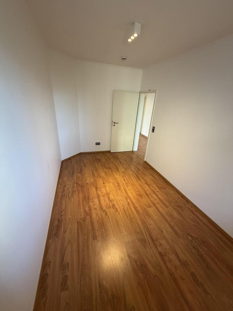 Büro/Rückansicht