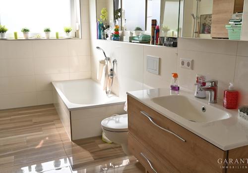 Apartmenthaus EG Wohnung .,