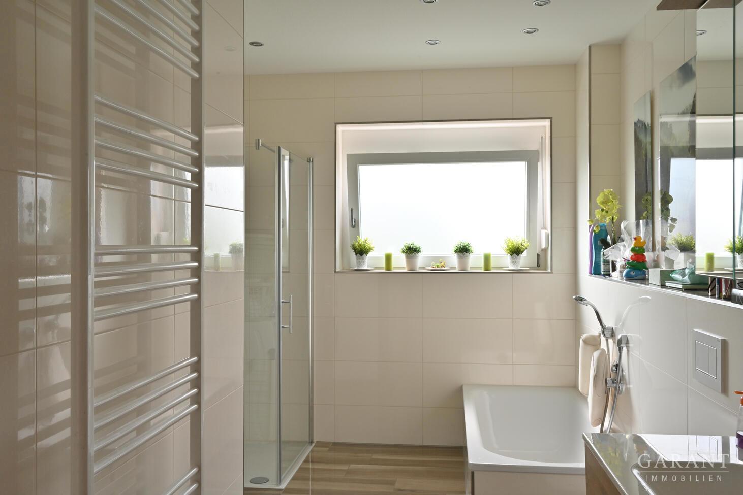 Apartmenthaus EG Wohnung- ,