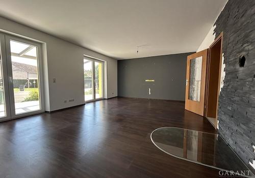 Helles Wohnzimmer