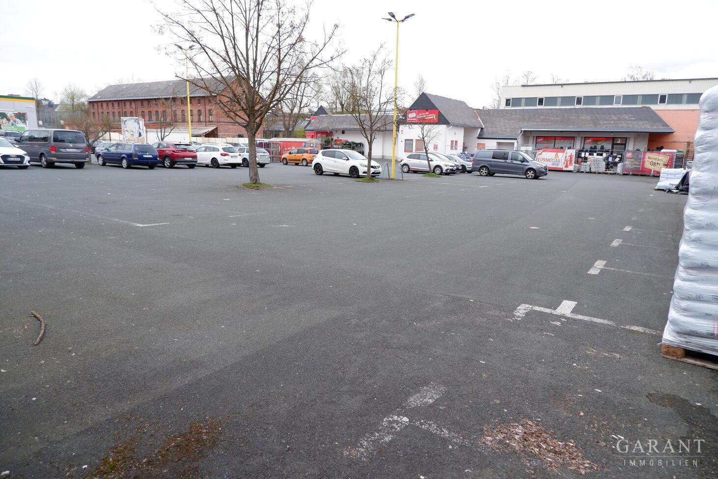 Großer Parkplatz
