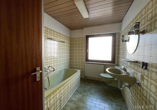 Badezimmer EG