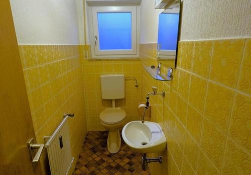 02-WC